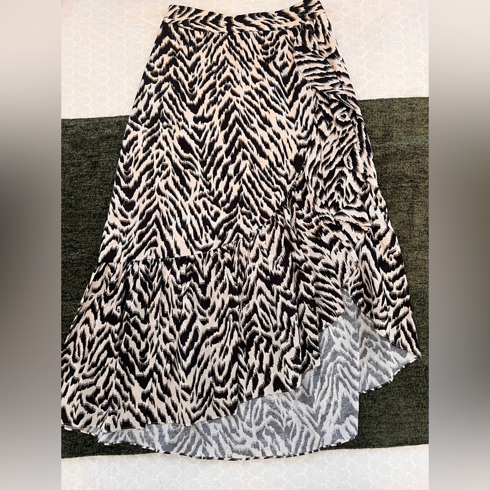 ANTONIO MELANI Black and White Asymmetrical Midi Skirt
